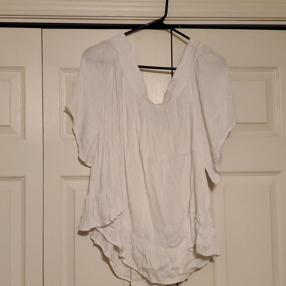 Off-the-shoulder peasant blouse w ruffle